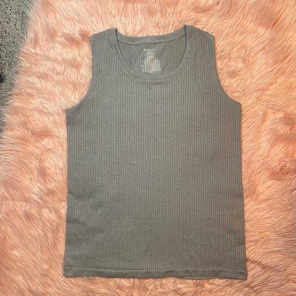 Gaiam Woman’s Gray Tank Size XL